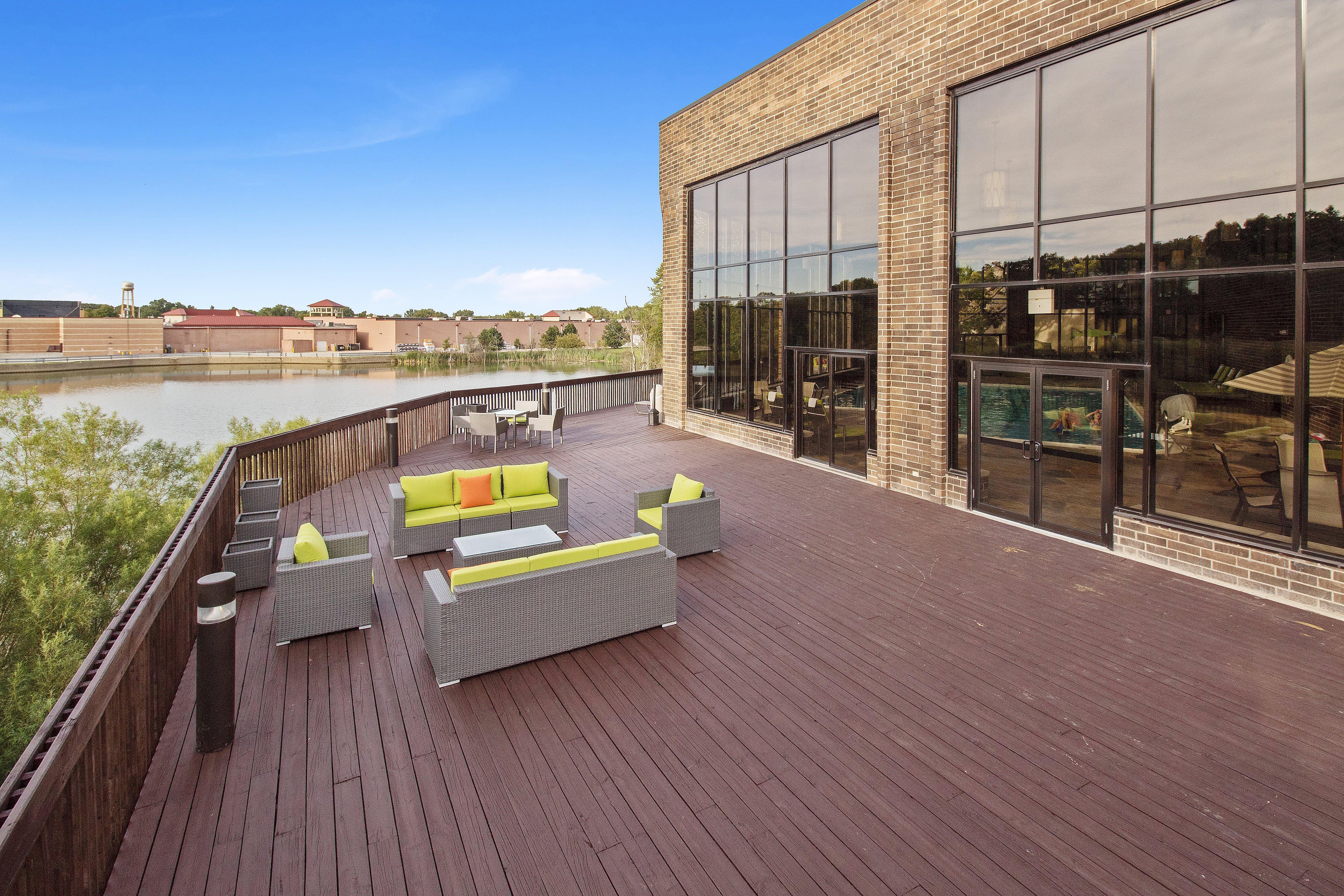 Holiday Inn Chicago Nw Crystal Lk Conv Ctr By Ihg Crystal Lake Exterior photo